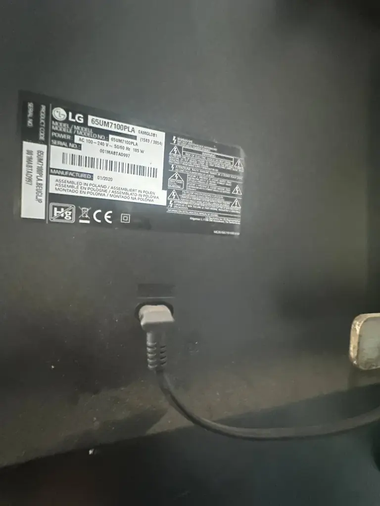 Диагональ 65″ (165 см), 4K Ultra HD LED-дисплей