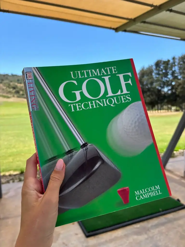 Продаю книгу «Современные техники игры в гольф» (Ultimate Golf Techniques).