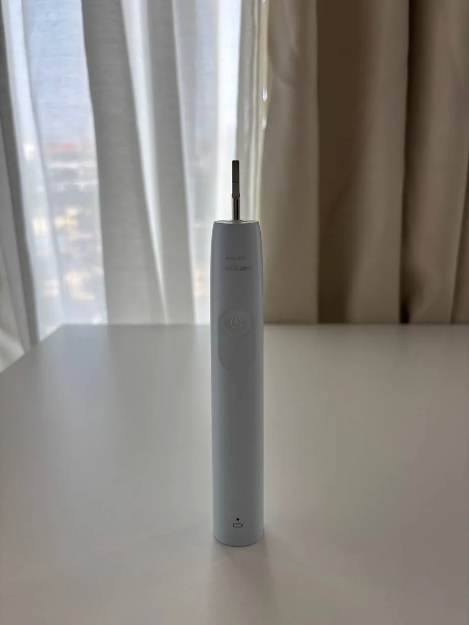 Продаю электрическую зубную щётку Philips Sonicare.