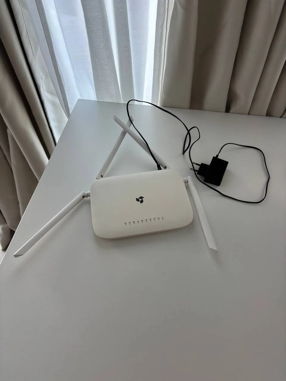 Продаю Wi-Fi роутер SNR-CPE-ME2-Lite.