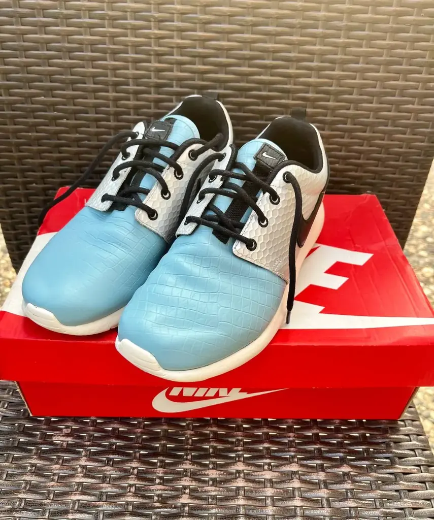 Кроссовки Nike б/у, надеты 3 раза, размер 37 (24,5)  20€ Лимассол