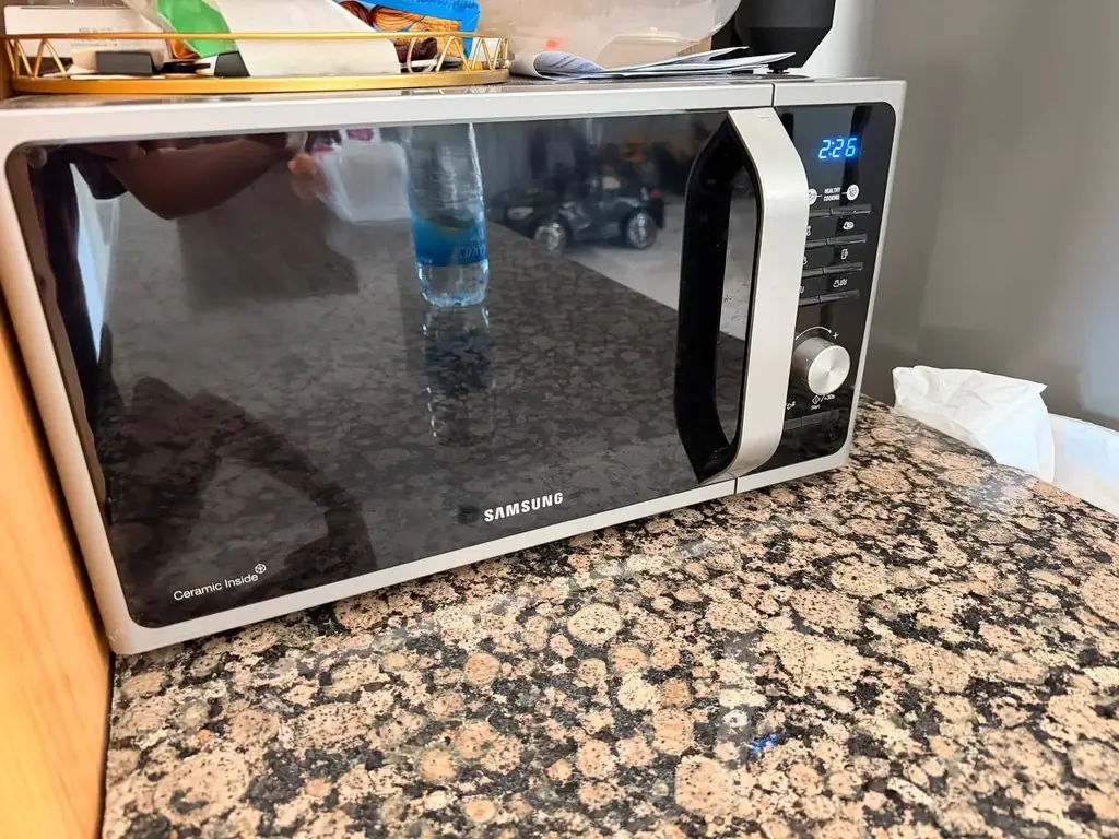Микроволновая печь Samsung с грилем — €80