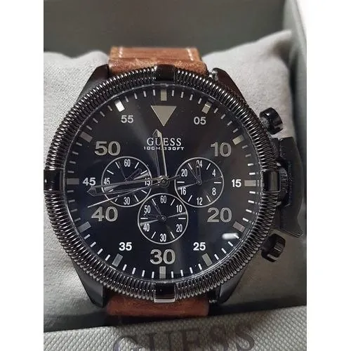 Большие наручные мужские часы Guess.