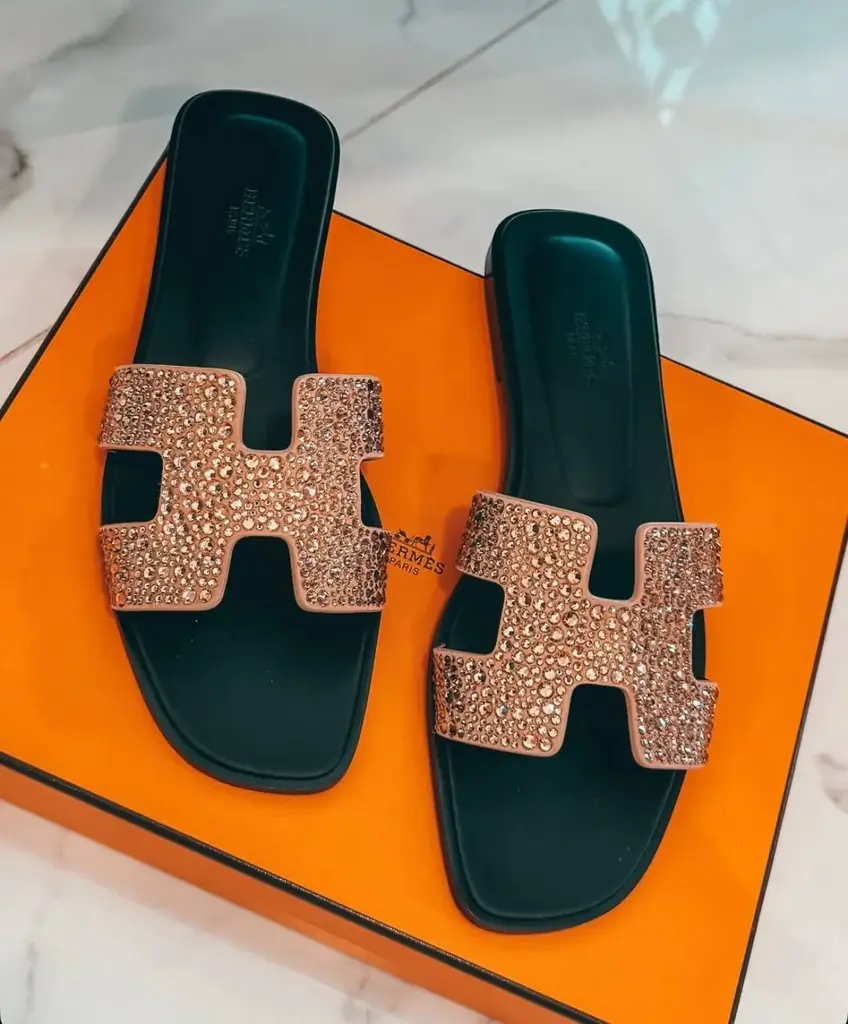 Hermes oran limited edition, новые, оригинал, полный комплект: коробка, и пыльники, размер 39