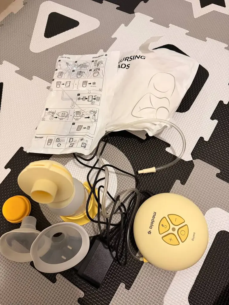 Молокоотсос medela , как новый был использован пару раз, 10 стерильных пакетиков для молока medela …