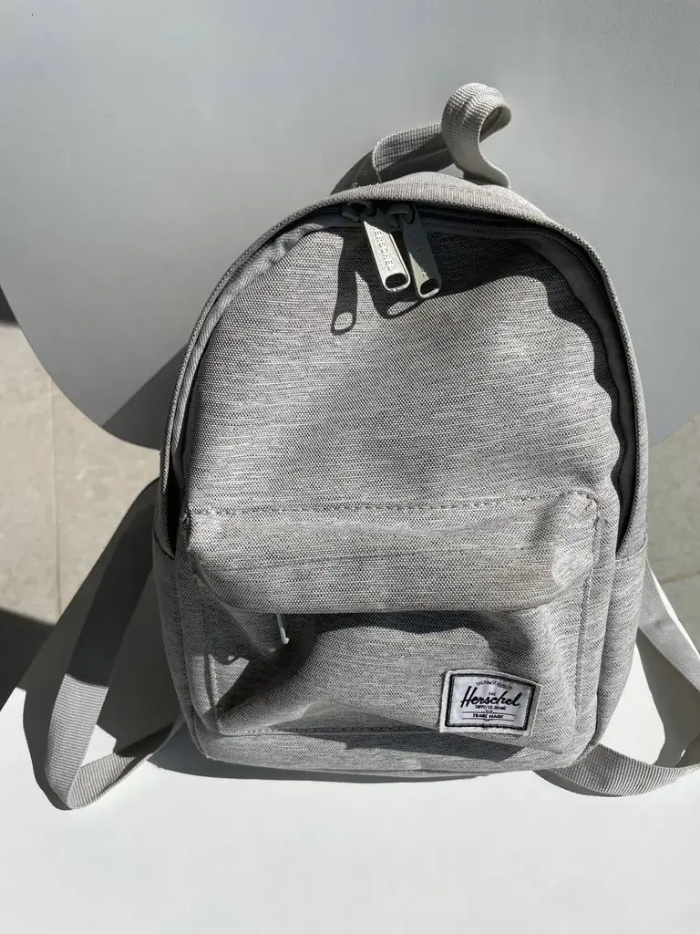 детский рюкзак мини классика Herschel для садика и ресепшн. очень прочный, в отличном состоянии. вы…
