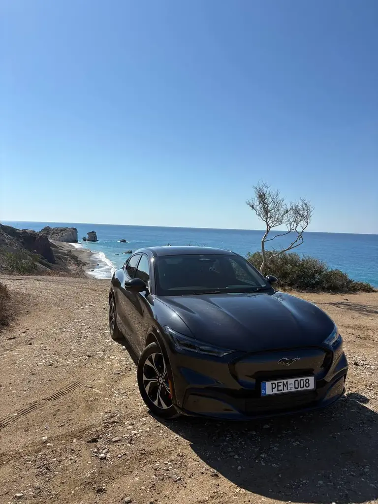 Ford Mustang Mach-E Premium AWD 2022 — продажа от владельца