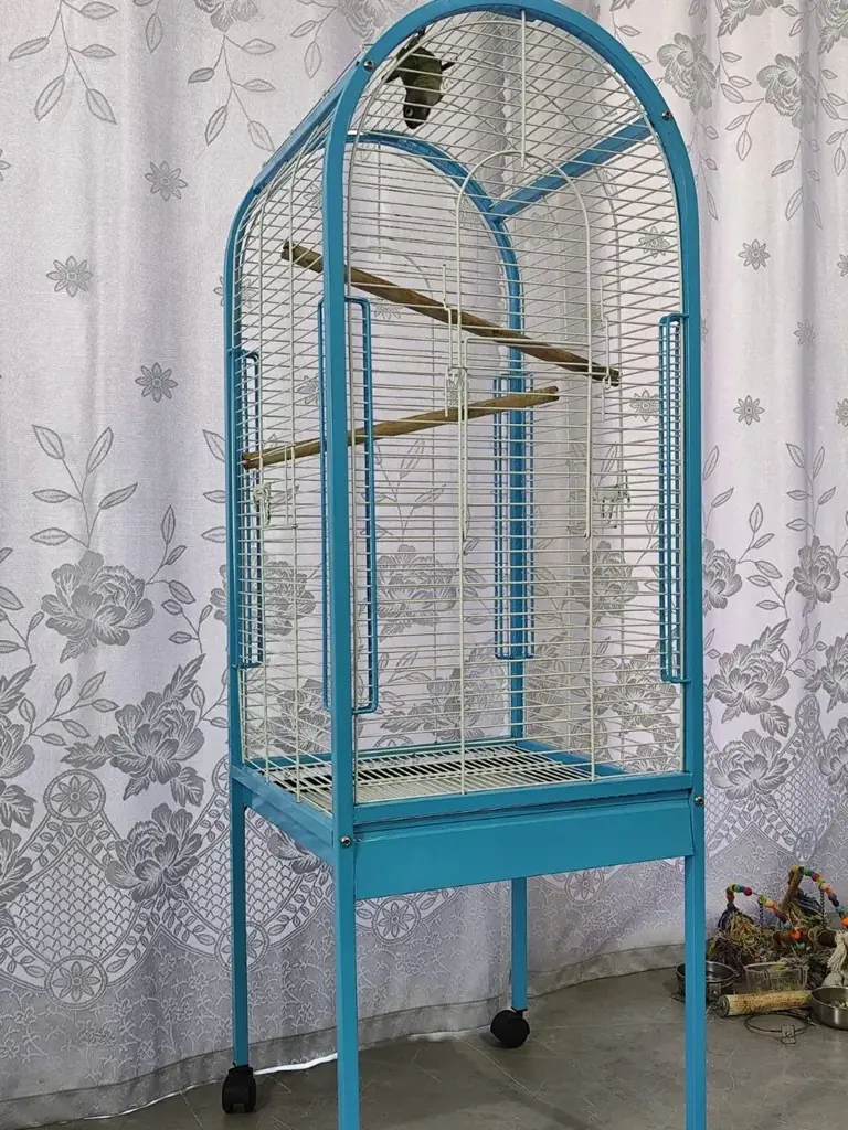 Большая клетка для попугаев. 70€ (сейчас петшопы продают подобные за 120-130€). В идеальном состоян…
