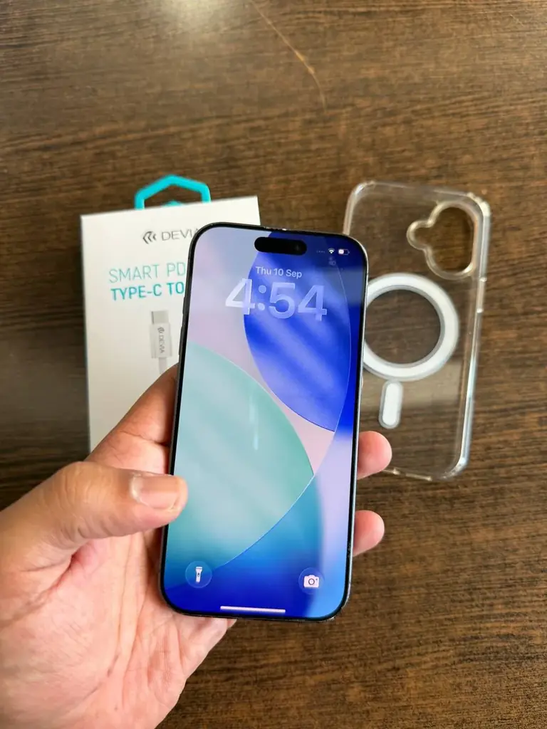 iPhone 17