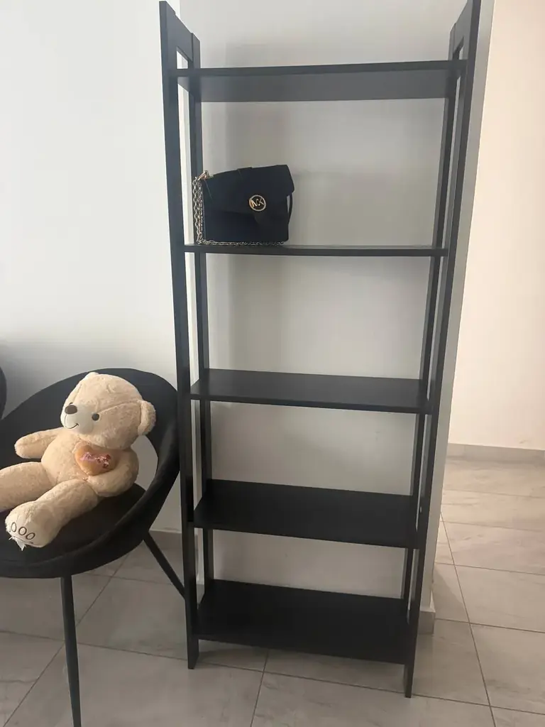 Высокие деревянные стеллаж IKEA