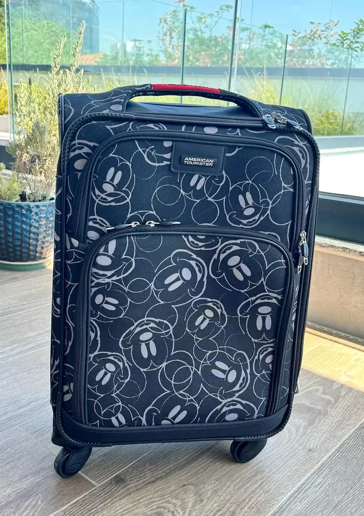 Продам оригинальный тканевый чемодан American Tourister Disney Mickey Mouse Softside