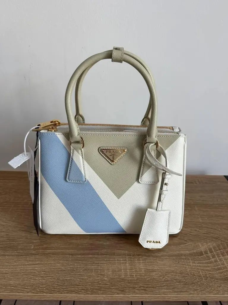 Продаю сумку Prada Galleria Special Edition Geometric Saffiano Leather Bag Mini