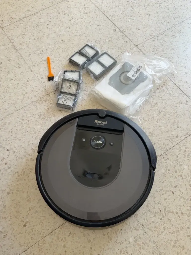 iRobot Roomba i7+ с Clean Base