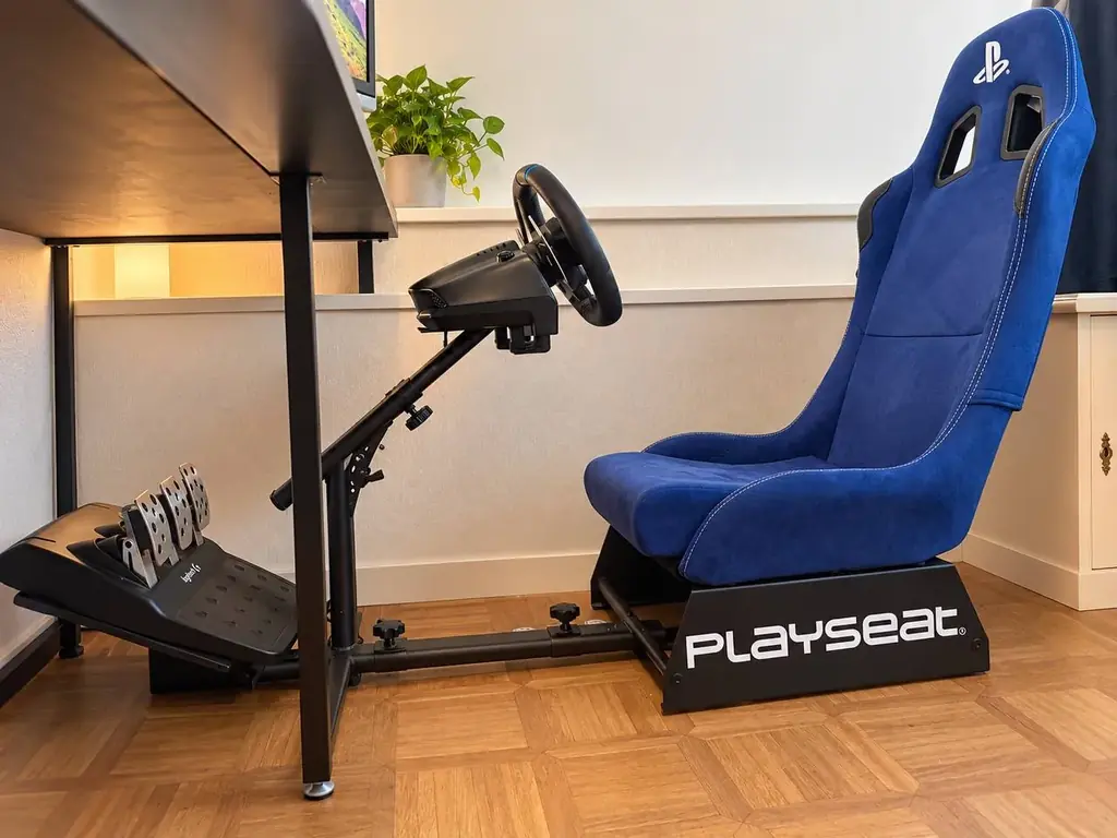 Logitech G29 Racing Wheel для PlayStation 3, 4, 5 и PC + кресло Playseat