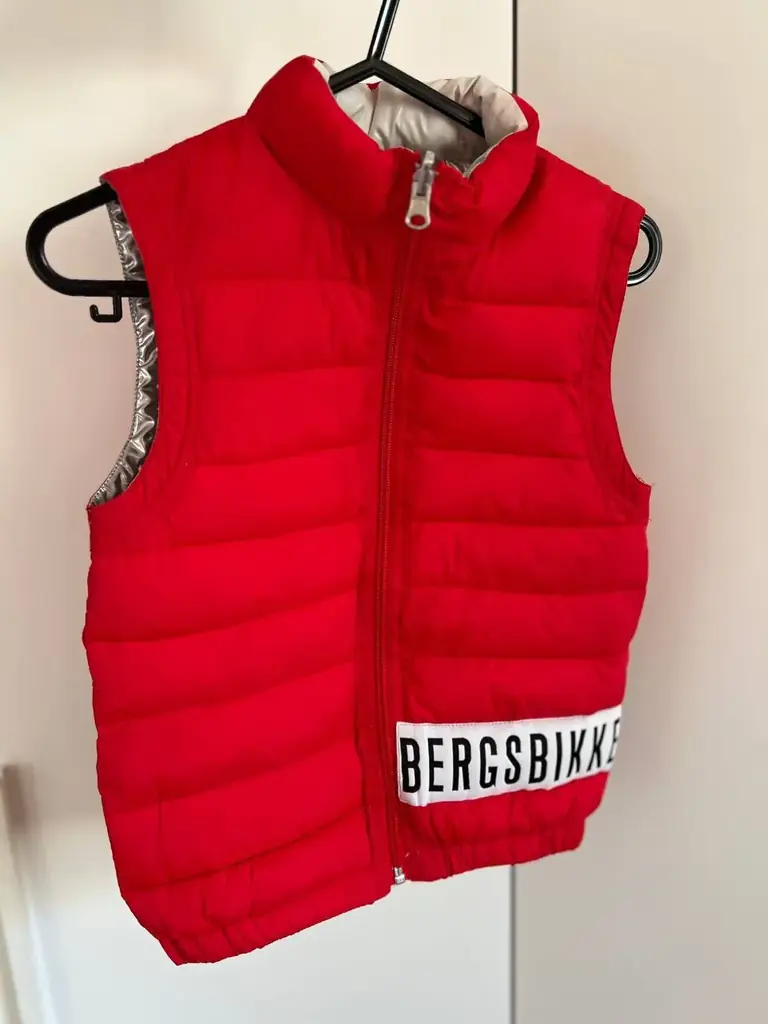 Жилет Bikkembergs на 4-5 лет