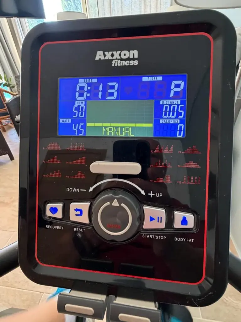 Продаю горизонтальный велотренажер Axxon Exceed R30 с множеством программ для тренировки. 400 Евро.…