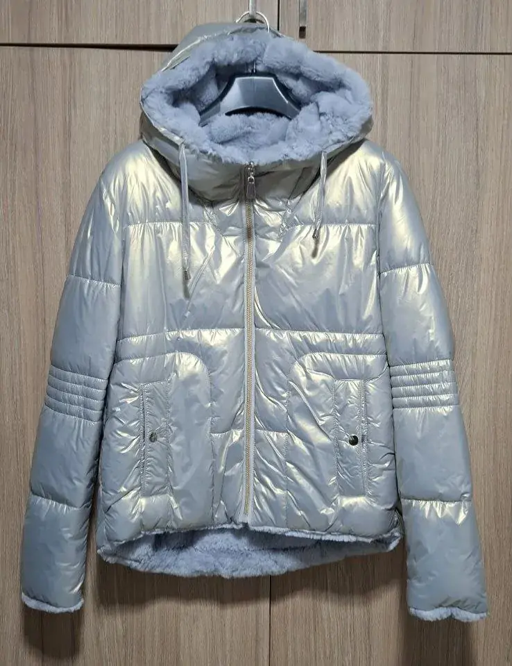 Продам двусторонюю куртку Romeo Gigli размер М.Состояние новой,не ношена.Цена 60€ Лимасол