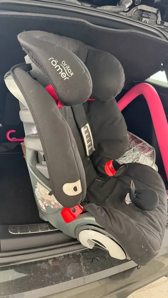 Автокресло 9-36 кг Britax Romer Evolva, чехлы снимаются, можно постирать. Лимассол 50€ Туристерия Г…