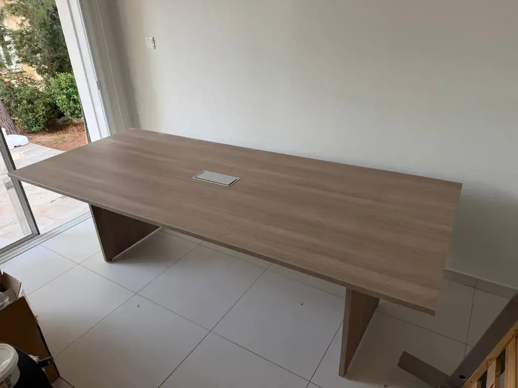 Стол офисный 240/100/72 см. 180€, как новый , без повреждений. Пафос/Лимассол . Доставка и сборка б…