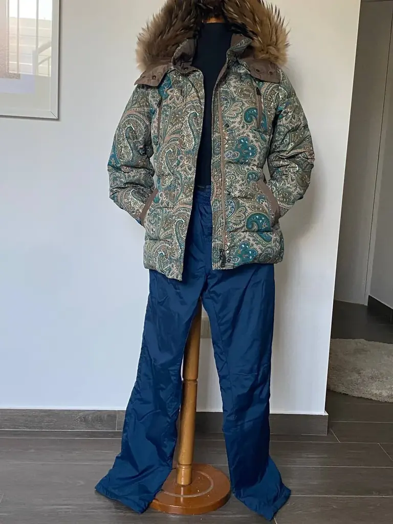 Пуховик Этро, новый , 350€