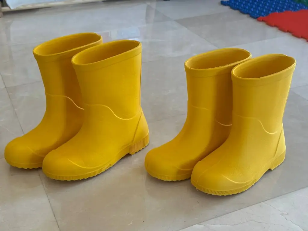 Продам сапоги детские