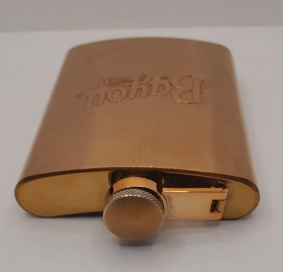 Фляжка. Объём:8oz. Цена: €9. Лимасол.