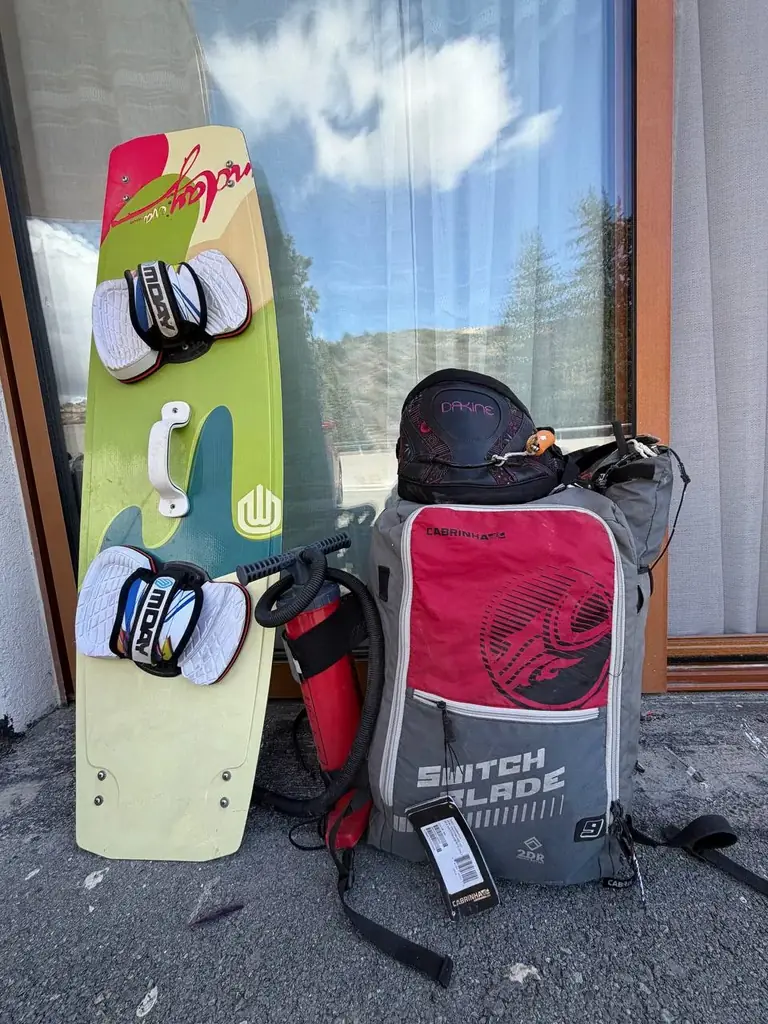 Продам комплект для кайтсёрфинга — Cabrinha Switchblade 9 м², доска Nobile и трапеция Dakine.