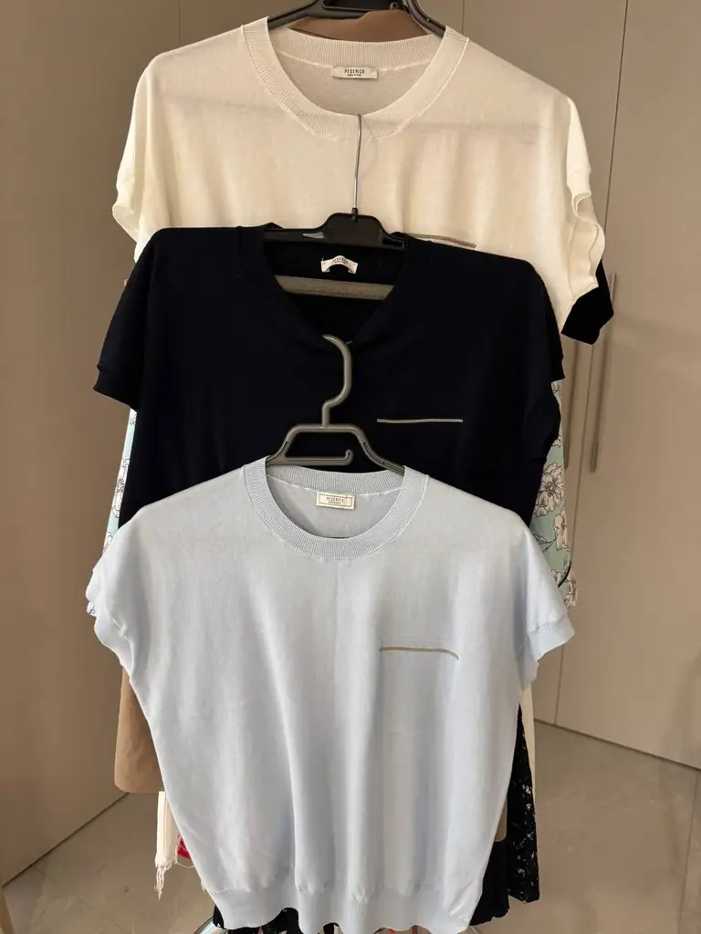 Кофты Пезерико в 3-х цветах , новые, по 155€