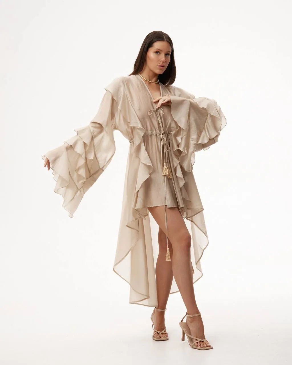 Платье - кимоно из батиста в стиле BOHO с рюшами и ассиметричной юбкой