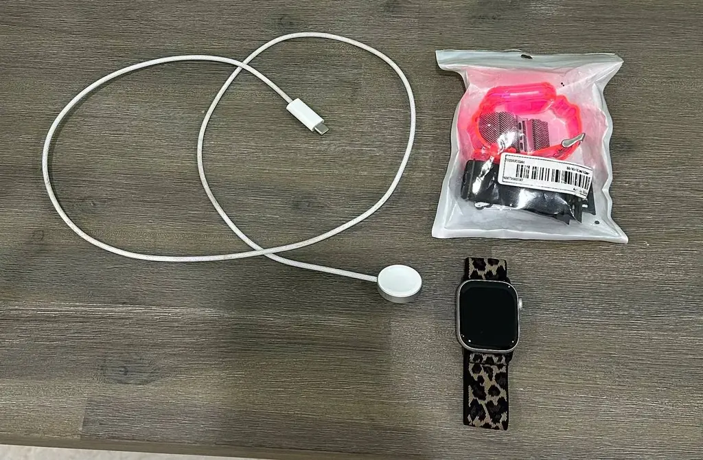 Продам Apple Watch Series 10, 42 мм