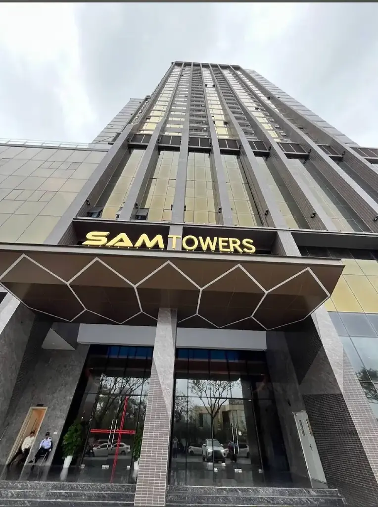 продам два абонемента на полгода в Sam Towers за 2млн каждый (новый стоит 3 млн)