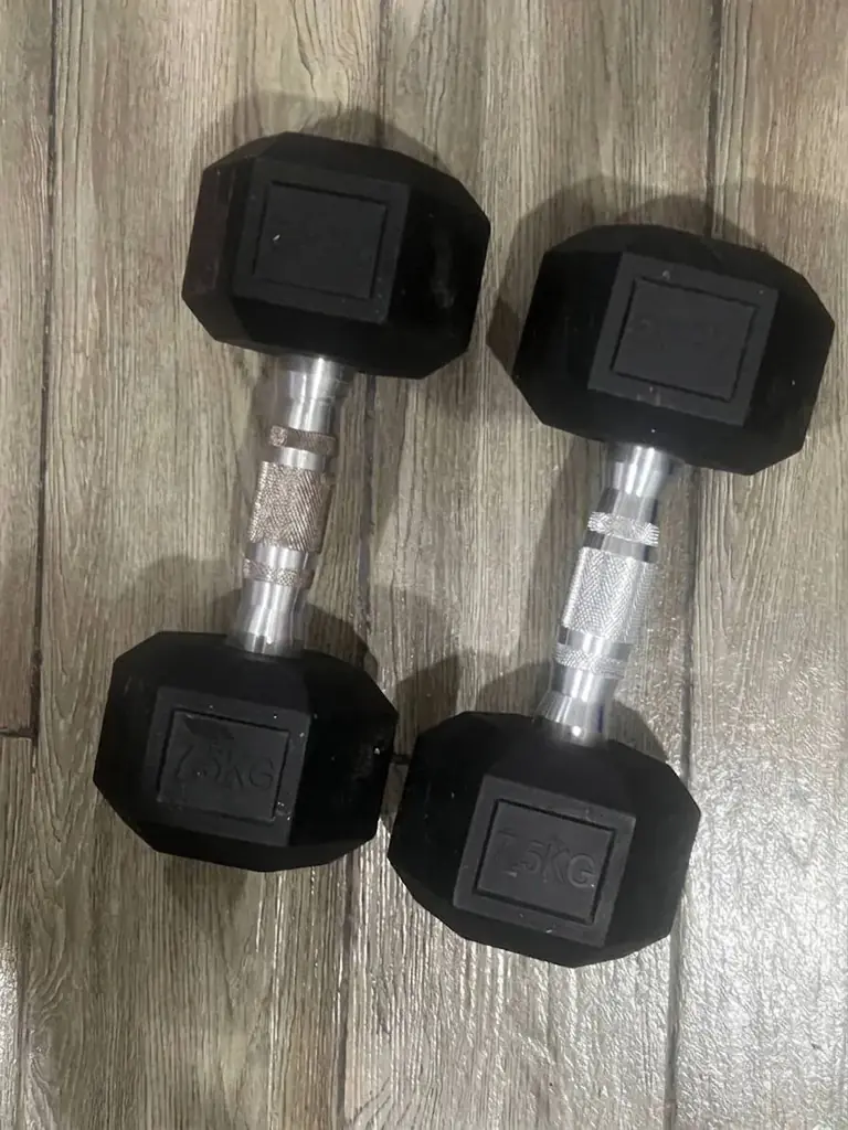 Продам гантели 2х7.5 кг — 400,000 VND 🏋️‍♂️