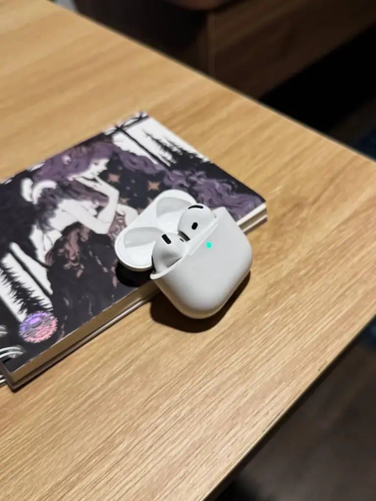 Apple AirPods 4 (Original) — USB-C