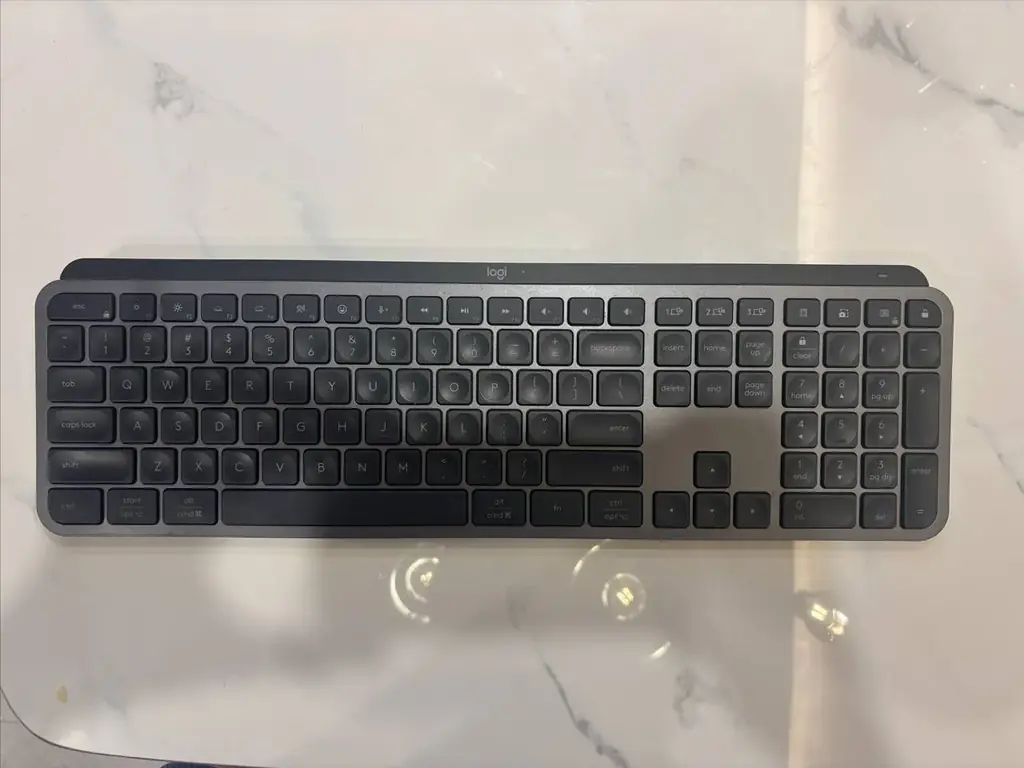 Продам клавиатуру Logitech MX Keys S