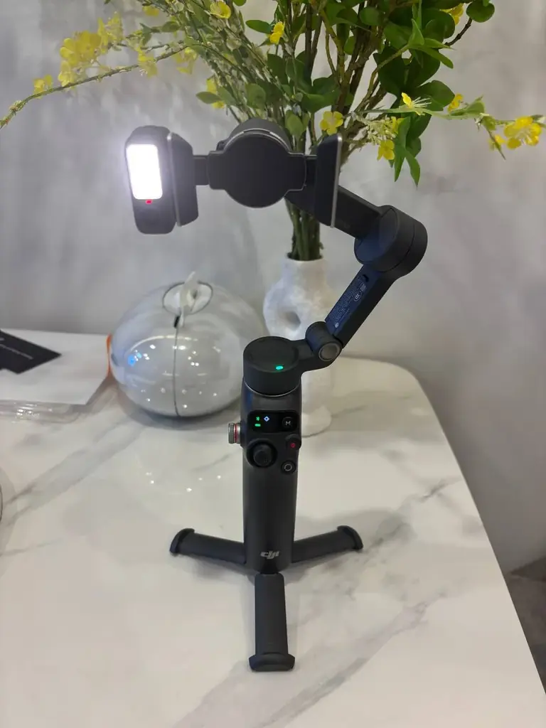 Продаю DJI Osmo Mobile 8