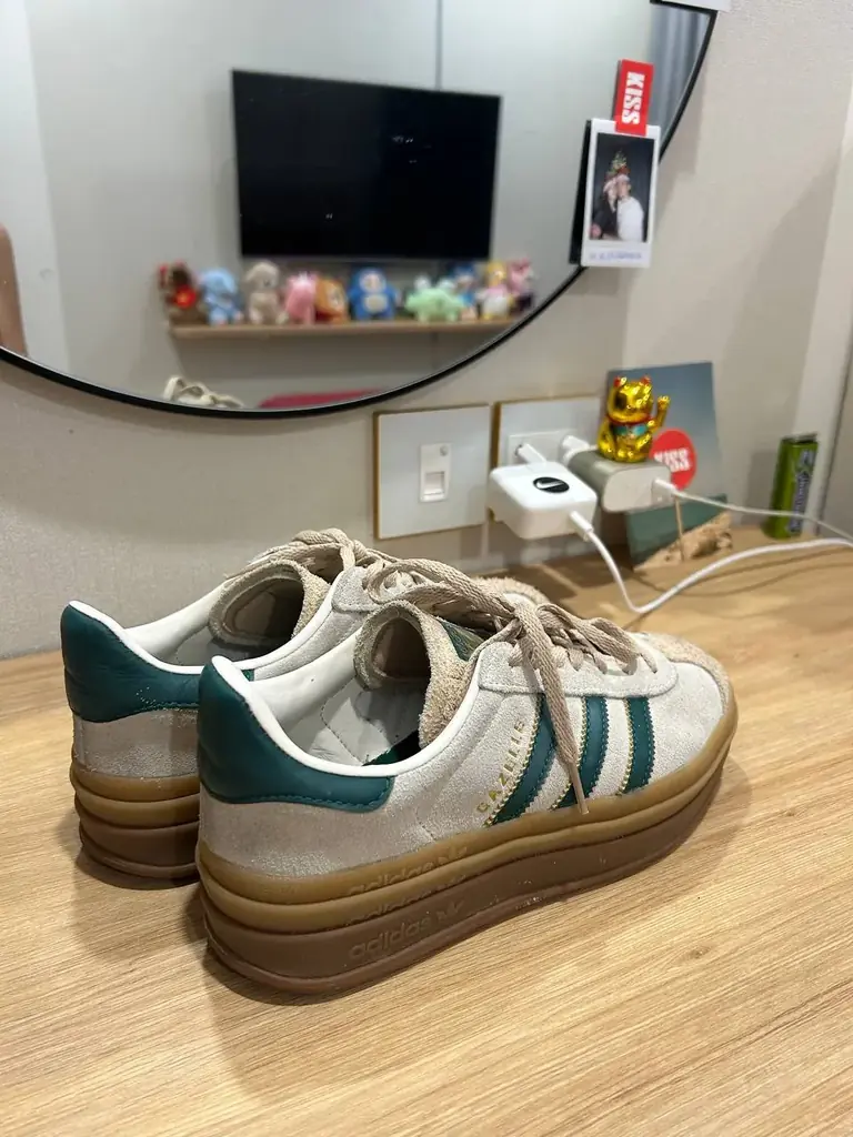 Продам Adidas Gazelle Bold оригинал