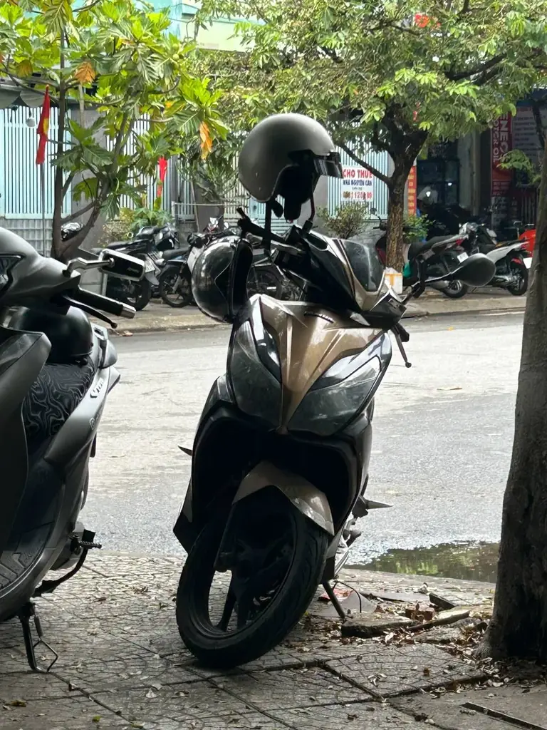 Продаю байк Honda Airblade 2013 года