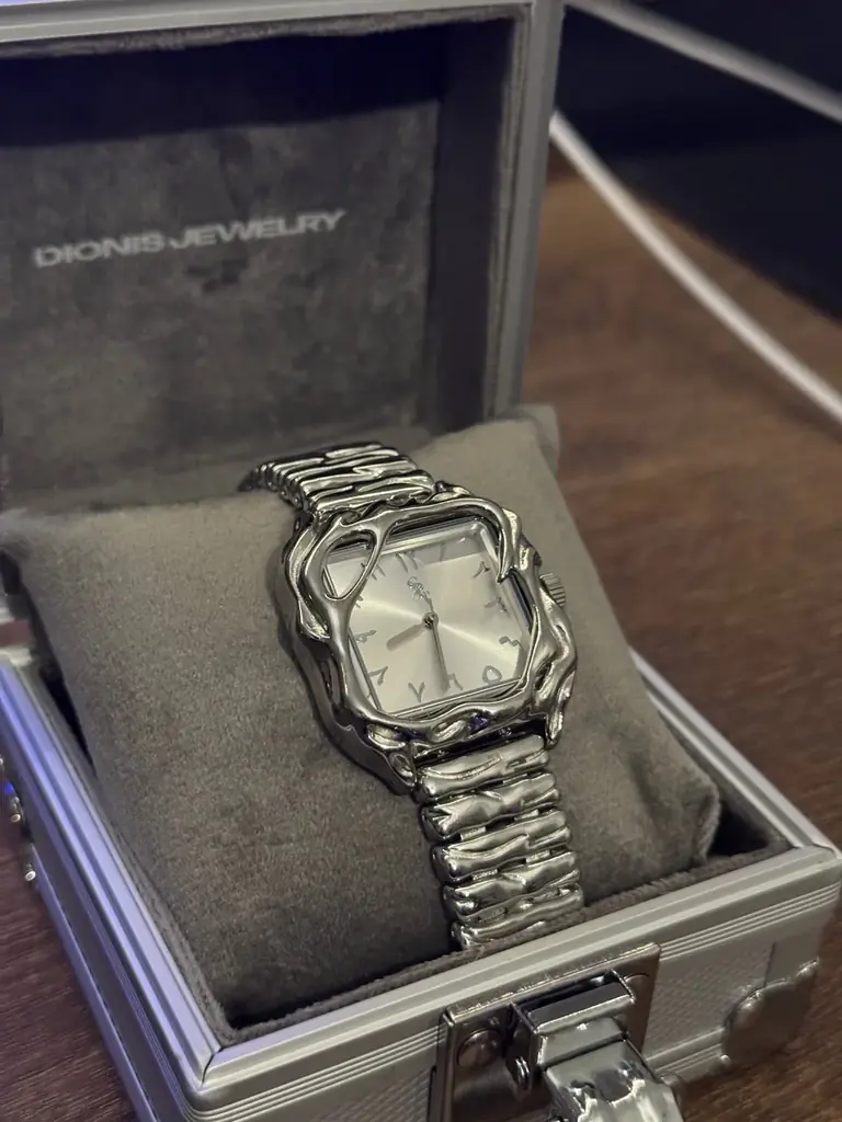 Продам наручные часы Dionis Reborn White.