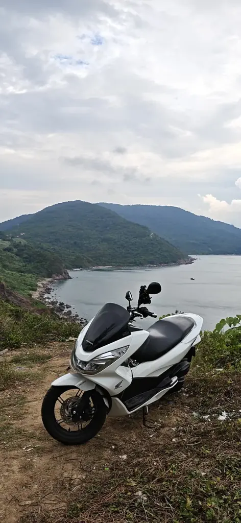 Honda PCX 125cc (2017) — Твой идеальный билет к свободе и путешествиям по Вьетнаму! 🌊🛵