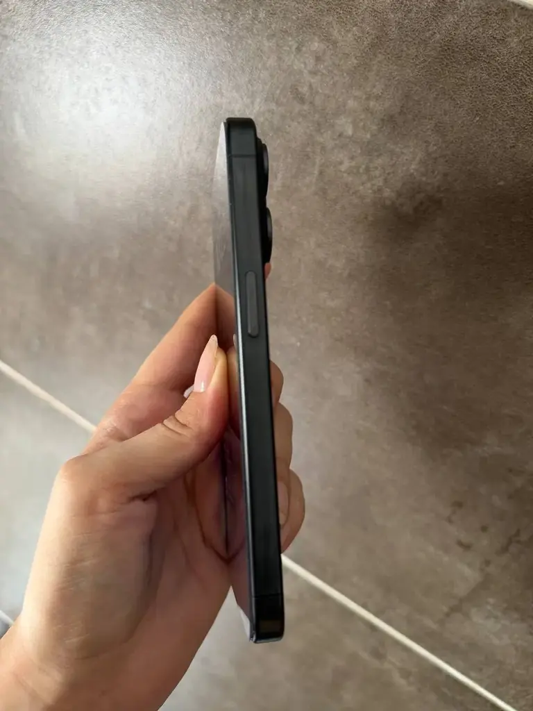 Продам iPhone 15 pro 128gb,аккумулятор 78%