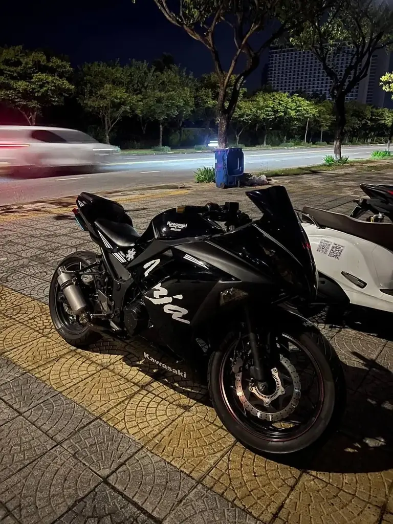 Продам мотоцикл Kawasaki Ninja 300 abs