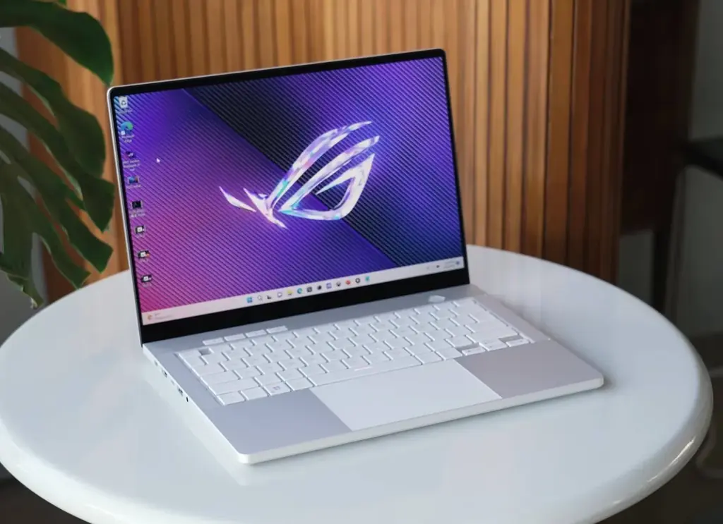 🔥 ASUS ROG ZEPHYRUS G14 2025 — RTX 5070 Ti / Ryzen AI 9 HX 370 / 32GB / 1TB / 3K OLED