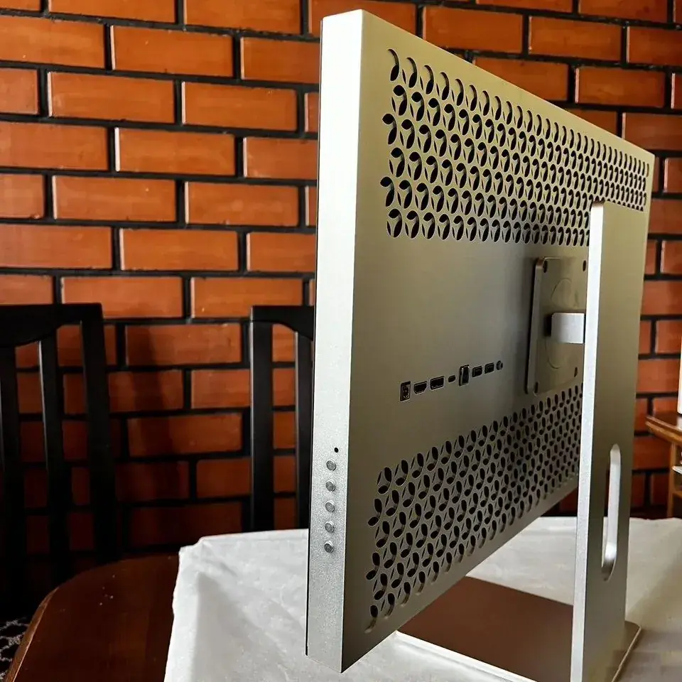 Монитор Kuycon 27" 5K (5120×2880), без подставки — 420 $