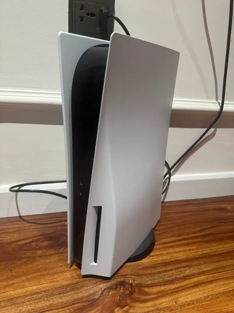🎮 Продам PlayStation 5 с дисководом + 2 геймпада