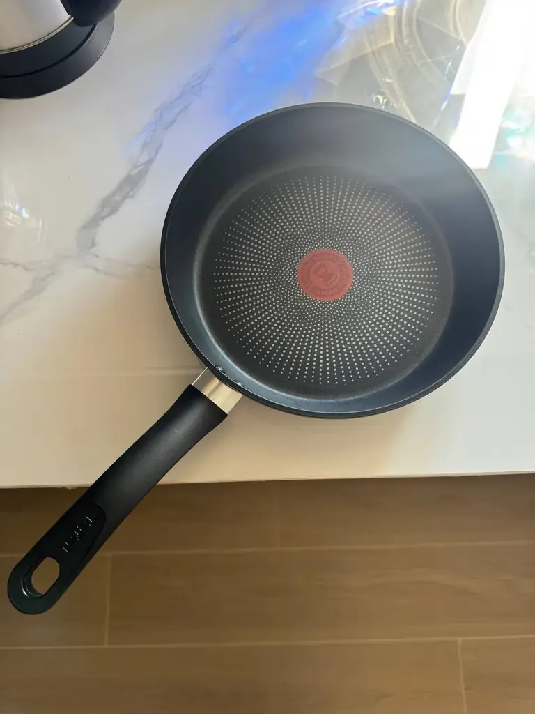 Продаю новую сковородку от Tefal 24 см