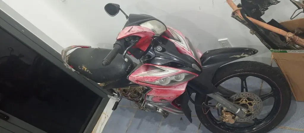 Кому-нибудь нужен такой байк Yamaha Юпитер 2011 года, на запчасти может быть или если не лень возиться- восстановить, а то сегодня выкинем не помойку.