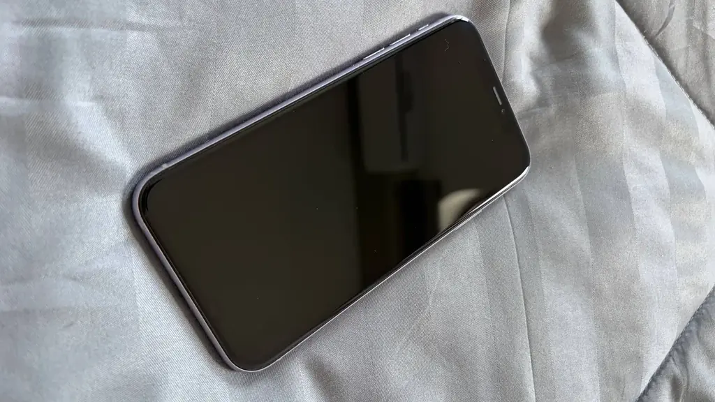 Продам iPhone 11 на 64gb. Был только один владелец , очень бережно относилась , на экране нет царап…