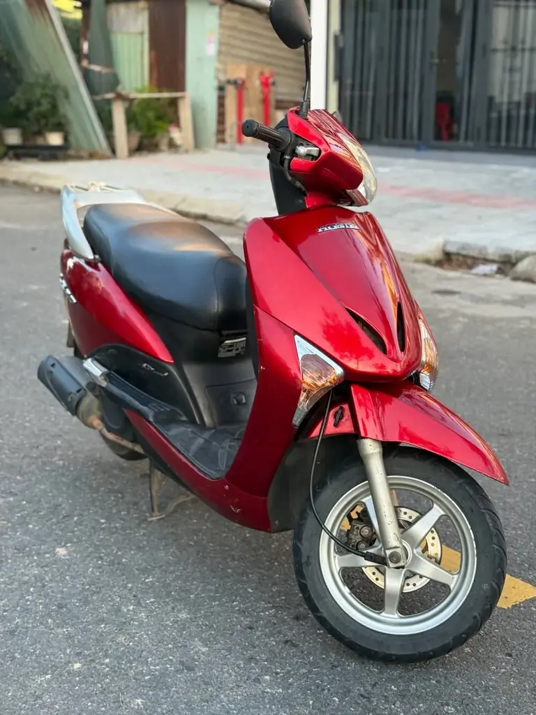 Продаю Honda Lead 110cc 2011 года