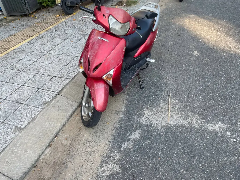 Продаю Honda Lead, 108 cc, первая регистрация 2007. Блукарта есть на руках.