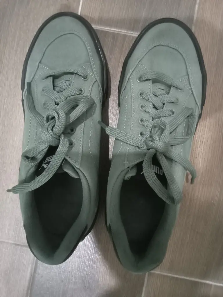Продам кроссовки Puma оригинал размер EUR 40.5